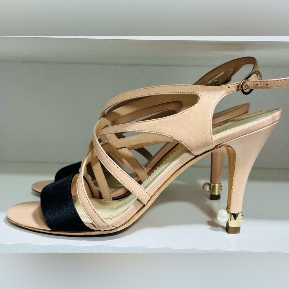 CHANEL Women's Tan and Black Strappy Sandals with White Pearl